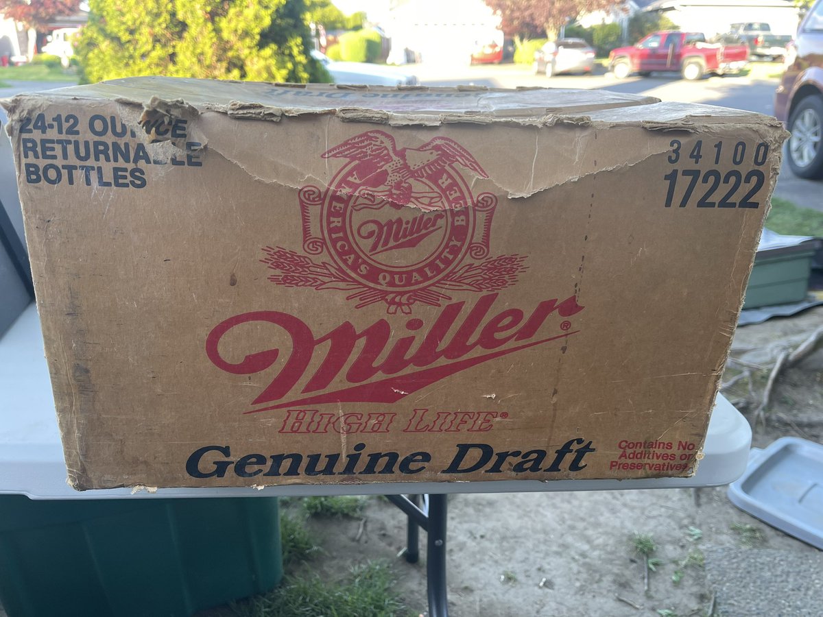 @millerhighlife can you tell me anything about this old box? I’ve had since I was a kid!
