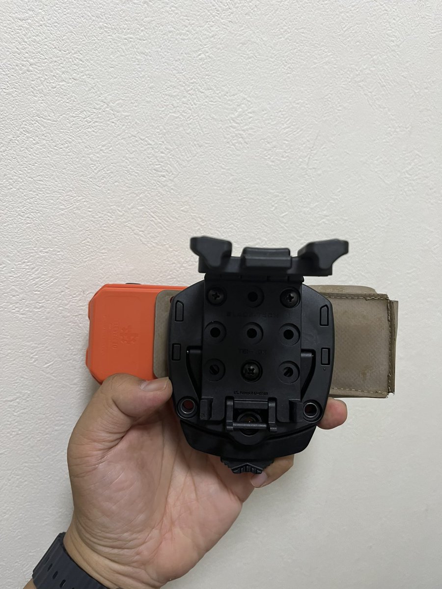 taka1974's tweet image. BLADETECH TEK-MOUNT、Eleven10のCATホルダーに装着。

#BLADETECH