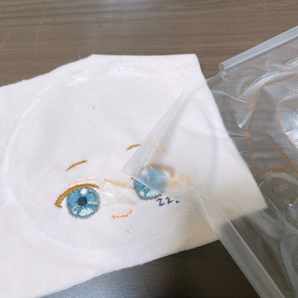 15cmはだいぶ大きいな〜！
髪の毛をキレイにつけたくて試行錯誤。

下絵はゲルインキボールペン(無印)を使ってます。 https://t.co/Vgm4Kj08Ow