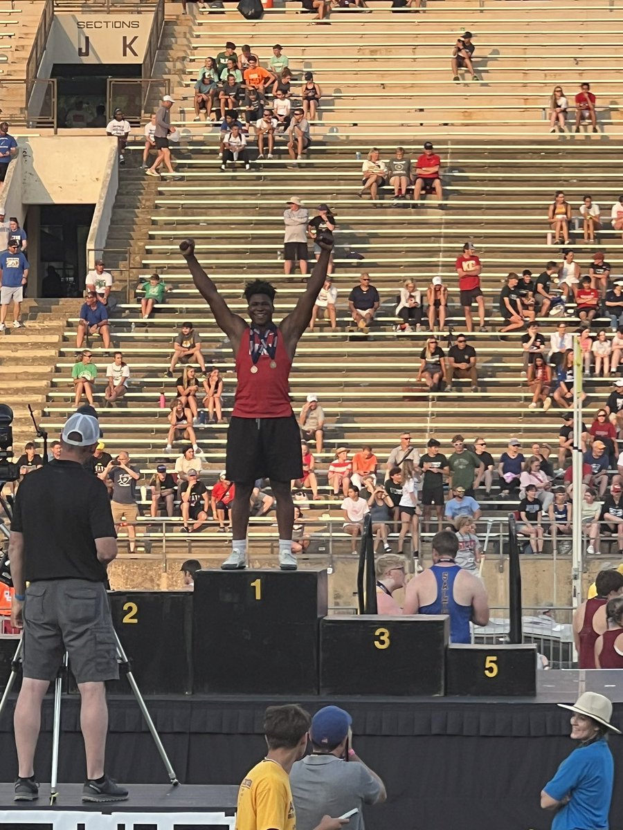 Lansing Lion Football tweet media