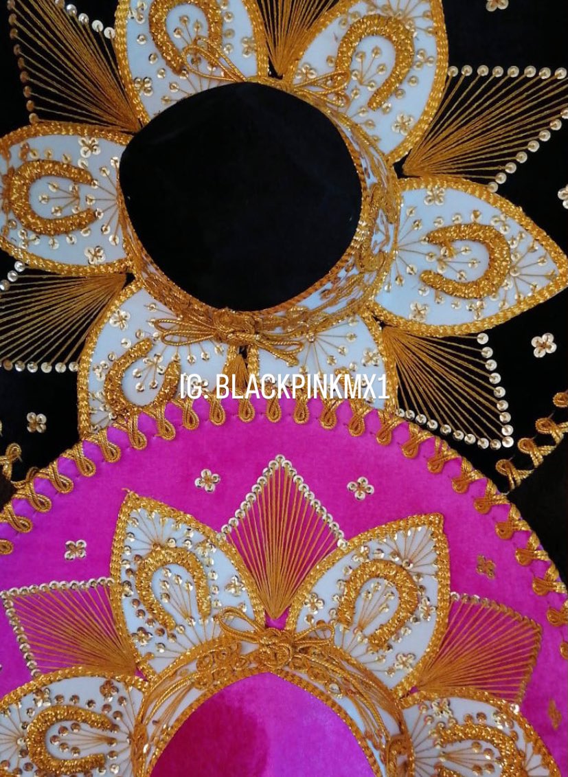 BLACKPINKMX1's tweet photo. BLINK, hace un mes convertimos en realidad este proyecto juntos! 🇲🇽💕

¡Nuestras chicas de mariachis! 🌹💕

#BLACKPINK #BLACKPINKinMÉXICO #BLACKPINKMÉXICO https://t.co/kCOvq8Mt67