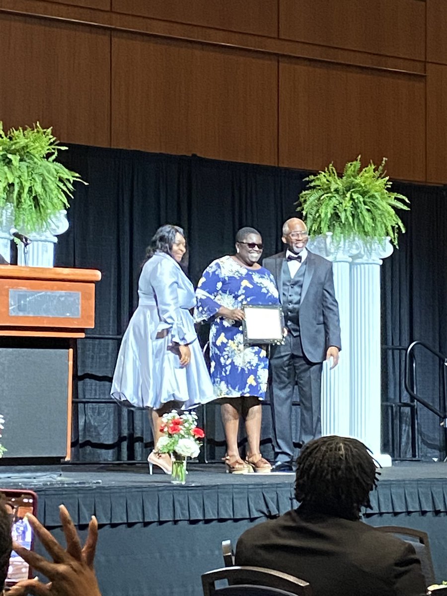 AC Moore Elem tweet media