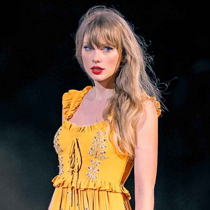 GetawayKeo's tweet photo. “This is about something happened a really long time ago, it took place in new york”

Taylor Swift before playing ‘Maroon’
#TheErasTourTS https://t.co/IojAMgDPRc