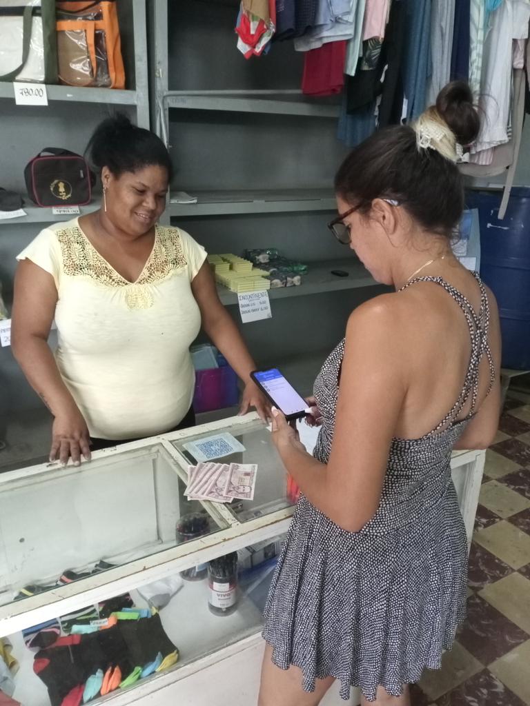 EFComercio_GM's tweet photo. NOTA: EN DIAS PROXIMOS SE SUMARAN MAS UNIDADES QUE PRESTARAN ESTE SERVICIO, Y LA INCORPORACIÓN DE LAS TARJETAS DE LOS BANCOS #BPA Y #BANMET
.
Para más información nos puede contactar al ☎️ 47424285 ☎️ 47424420 o al privado en este perfil.
#ComercioCuba #ComercioGuira #Mincin https://t.co/mKJqDRDCgm