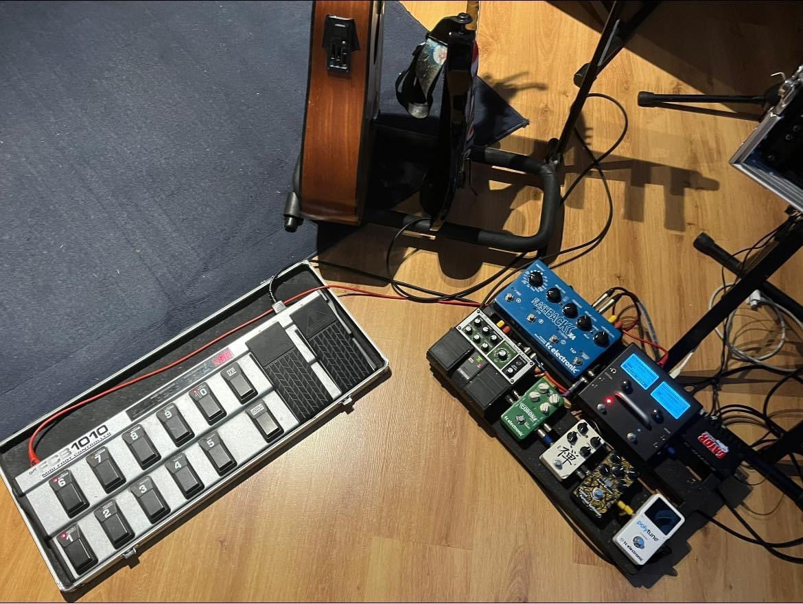 zenpoolzone's tweet photo. Set up pour une démo de 20 minutes ce dimanche à 14h à l’école de musique de la #VilledeBrossard ! #electricguitar #elect #zenpoolzone https://t.co/z2h89d6XOt