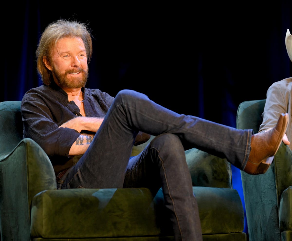 Happy birthday, Ronnie Dunn! 