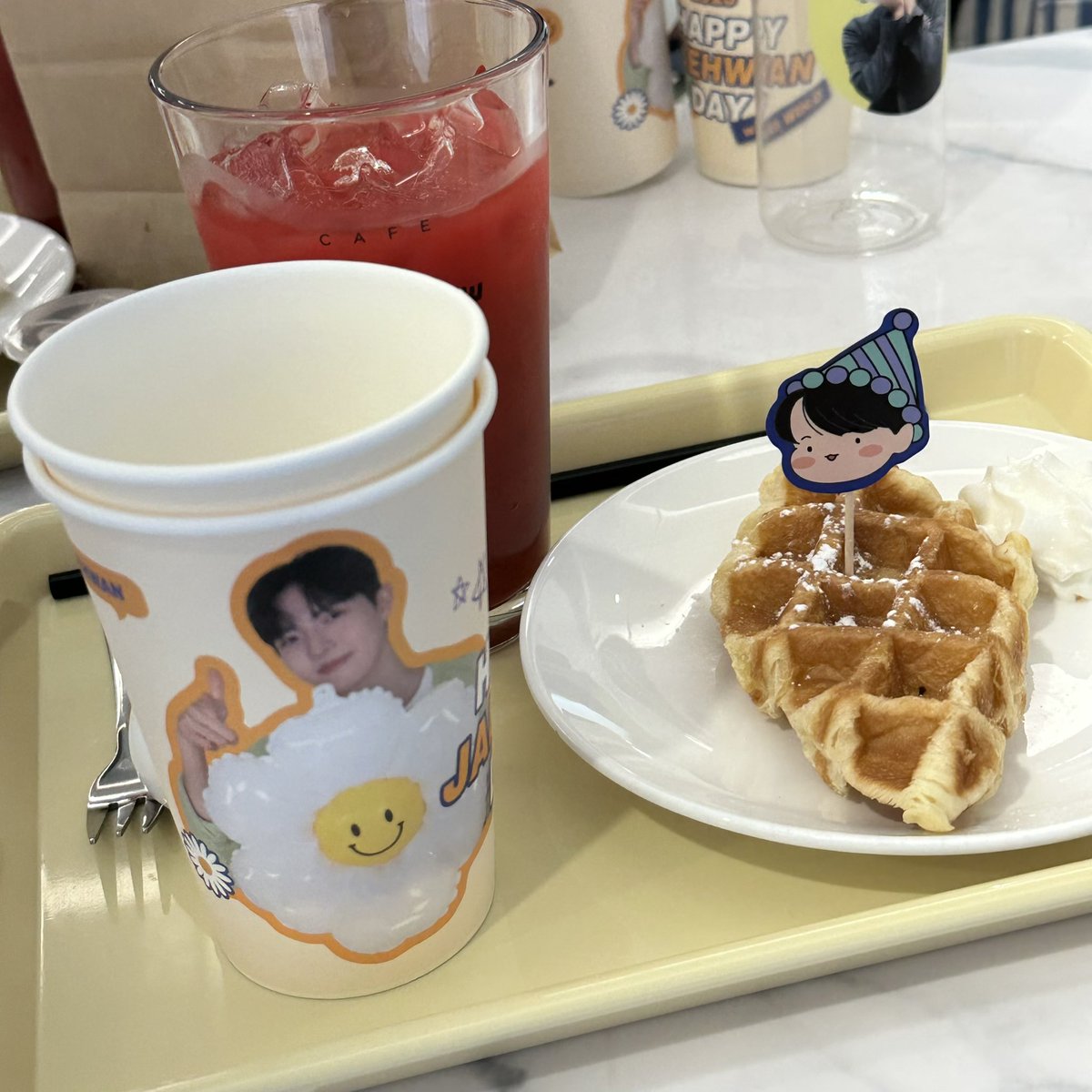 cjsworkddkwl's tweet photo. 째니생축 🤍 추카링 〰️ https://t.co/cQ1HK0yGgR