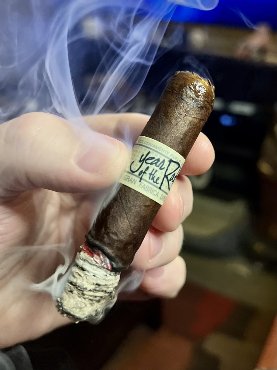 Smoking like a champ!! Huge shout out to my bros @RebelChefJay @donaldb2986 @cigarguyh “The Wolf Pack” in Vegas! Keep those pics coming and have a KICK ASS TIME!! @drewestatecigar #YearoftheRat 🐀 #cigarsmoke #smokesignals #BOTL #LasVegas #cigar #cigars