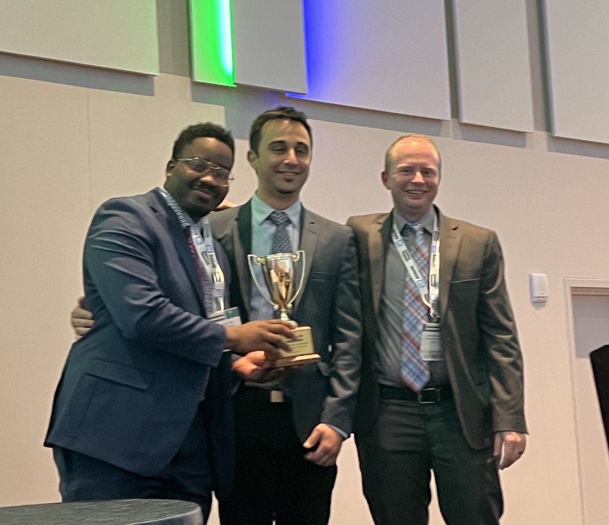 UWVascsurg's tweet photo. Congratulations UW Gold Team!Winner of the 2023 PNEC Competition! @BlakeEMurphy @NkansahReginald @amirgh26 James Dittman!!! https://t.co/Ix7aeA9Mq1