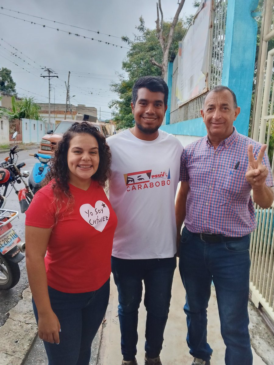 Cumpliendo con la orden de operaciones, del PSUV, se realiza en Miranda Carabobo el primer encuentro con las estructuras de base y estructuras Media del partido  UBCH, EPM y JPSUV 
#MaduroMasPueblo
*Que Viva La Patria* 👍🚩🇻🇪