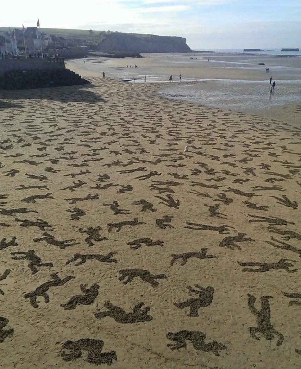 In 1944, an art piece was created as a tribute to the 9,000 individuals who lost their lives on D-day. Designed by Andy Moss and Jamie Wardley, this artwork depicts the outlines of fallen soldiers who bravely fought on the beaches of Normandy, both attacking and defending. The…