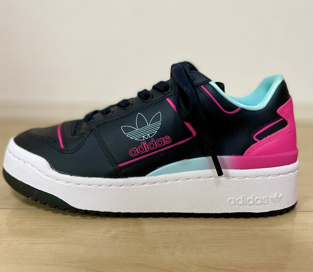 マドバみたいなスニーカー買ったから見て😘🫶