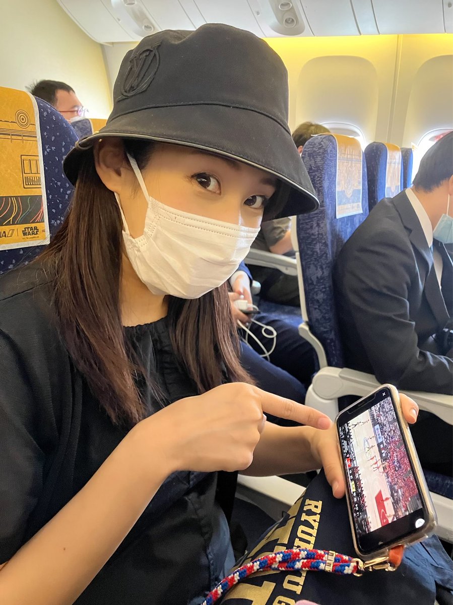 kananagamine's tweet photo. 機内観戦🏀キングス勝ってる！😭飛行機早く着いて〜😭 https://t.co/9DMXdW5HLf