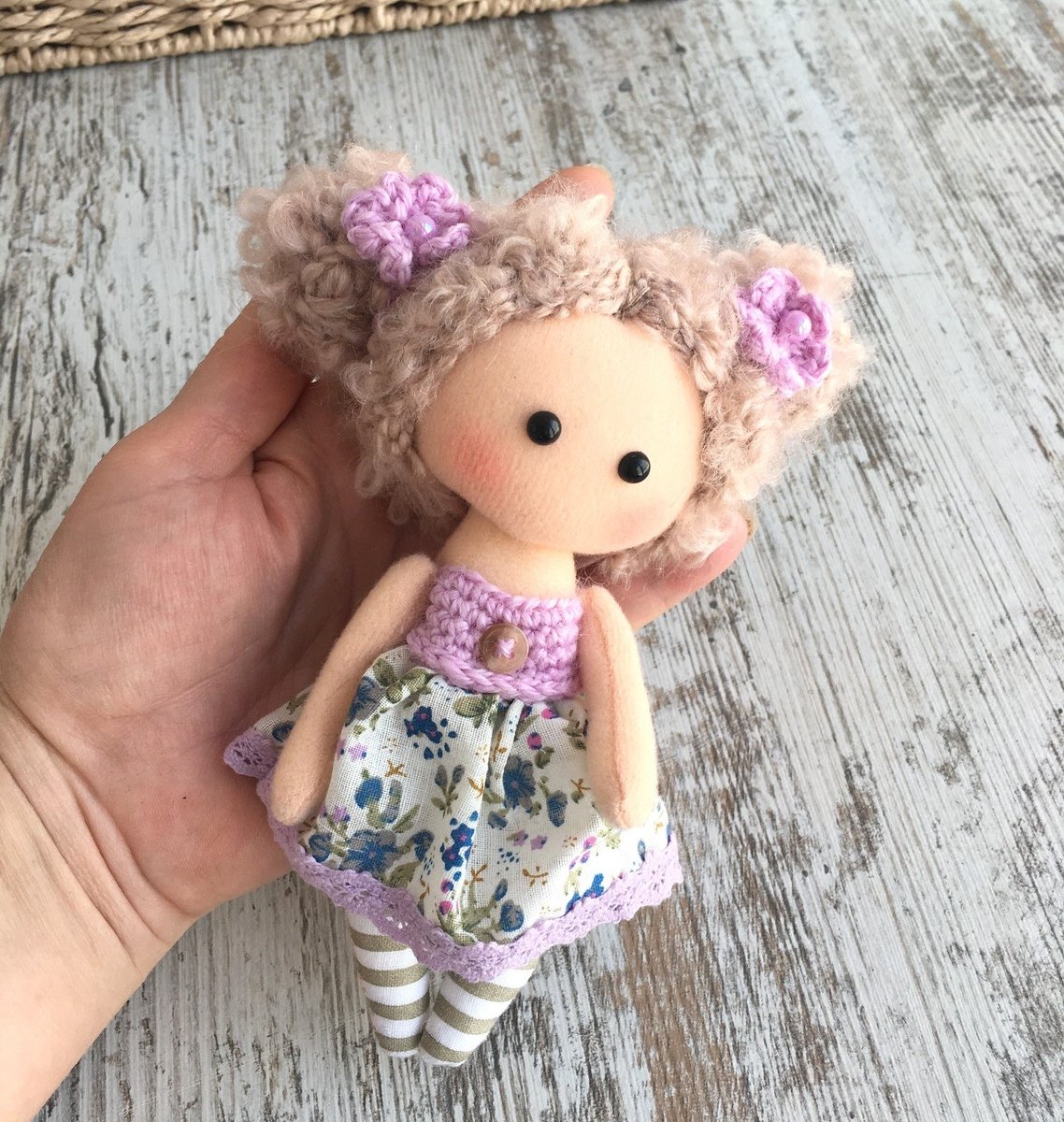 Adorable rag textile doll
dailydoll.shop/shop/rag-texti…
#dailydollshop #dailydoll #texstildoll #handmadeartdoll #realisticdoll #realisticdolls #articulateddolls #bjd #bjddoll #ooak #handmadedoll #cutetoys #christmasgift #ragdoll #ragdolls #redhair #artdoll #wizardofoz #stuffeddoll