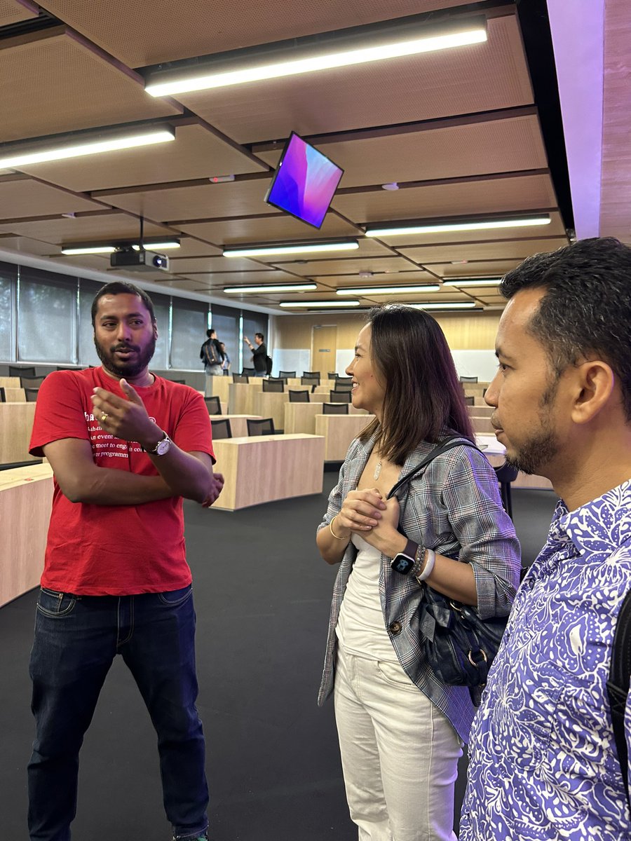 startupizwan's tweet photo. So excited to be mentoring at the #PayHack2023 this weekend hosted by PayNet and @jomhackmy. https://t.co/nwGaENt0uk