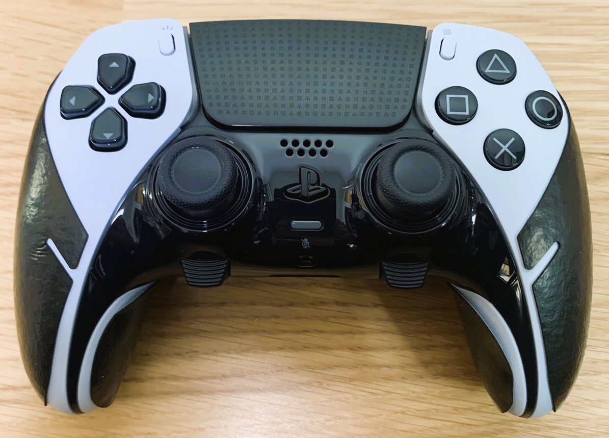 世界で最強、最高、唯一の滑らないグリップのPS5 Edge用は7月末頃に