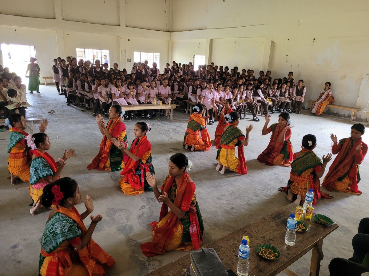 IBC_PF's tweet photo. EMRS students performed a play on TB symptoms, seeking care, free diagnostics, and treatment. They also participated in a quiz competition organized by the @AnamayaTHC team. Verbal screening of TB symptoms among students was also conducted. https://t.co/TI23AOJBpi