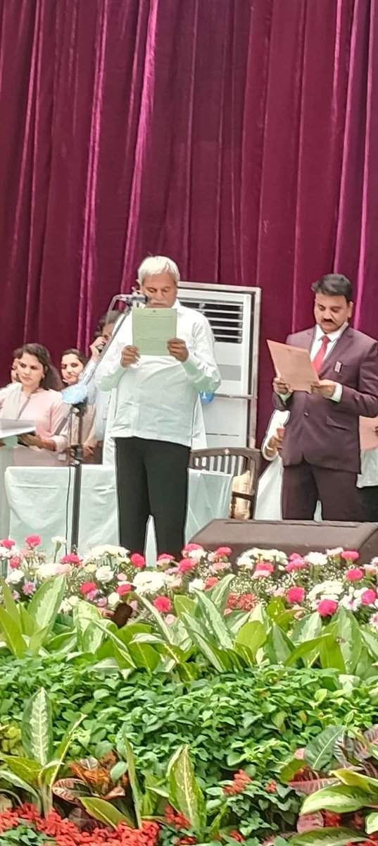 Gururaj Arakeri MDS PhD (@gururajarakeri) on Twitter photo Heartfelt congratulations to the esteemed Sri <a href="/SBDarshanapur/">Sharanabasappa Darshanapur</a> Sir for securing a prestigious position as a Minister in Sri Siddaramaiah's illustrious cabinet! 🌟 This remarkable accomplishment is truly well-deserved and heralds a promising era for Yadgir. 👏
#Yadgir
<a href="/CMofKarnataka/">CM of Karnataka</a> Heartfelt congratulations to the esteemed Sri <a href="/SBDarshanapur/">Sharanabasappa Darshanapur</a> Sir for securing a prestigious position as a Minister in Sri Siddaramaiah's illustrious cabinet! 🌟 This remarkable accomplishment is truly well-deserved and heralds a promising era for Yadgir. 👏
#Yadgir
<a href="/CMofKarnataka/">CM of Karnataka</a>