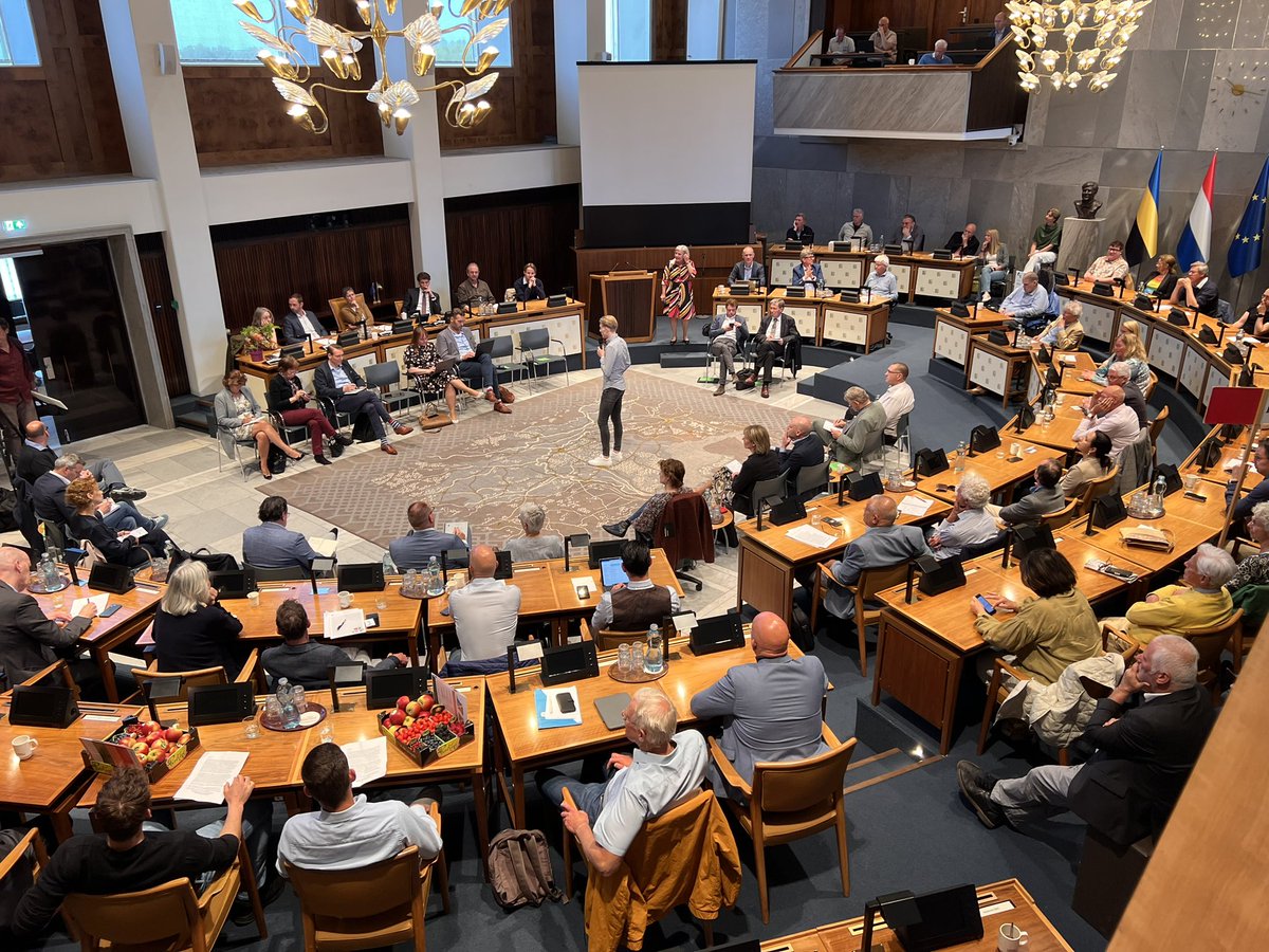 Onze Luc en Gerrit klaar om in te spreken tijdens coalitie hearing <a href="/provgelderland/">Provincie Gelderland</a> 🍓🍐🍎🍒🫐Trots #youngfruitpro @fruittechcampus