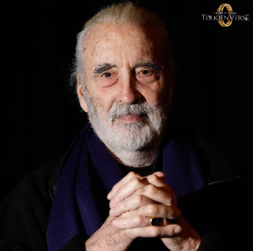Hoy se cumplen 101 años desde el nacimiento de Christopher Lee y para celebrarlo voy a hacer un resumen de lo que fue su vida que perfectamente hubiese podido ser una película. Dentro hilo.