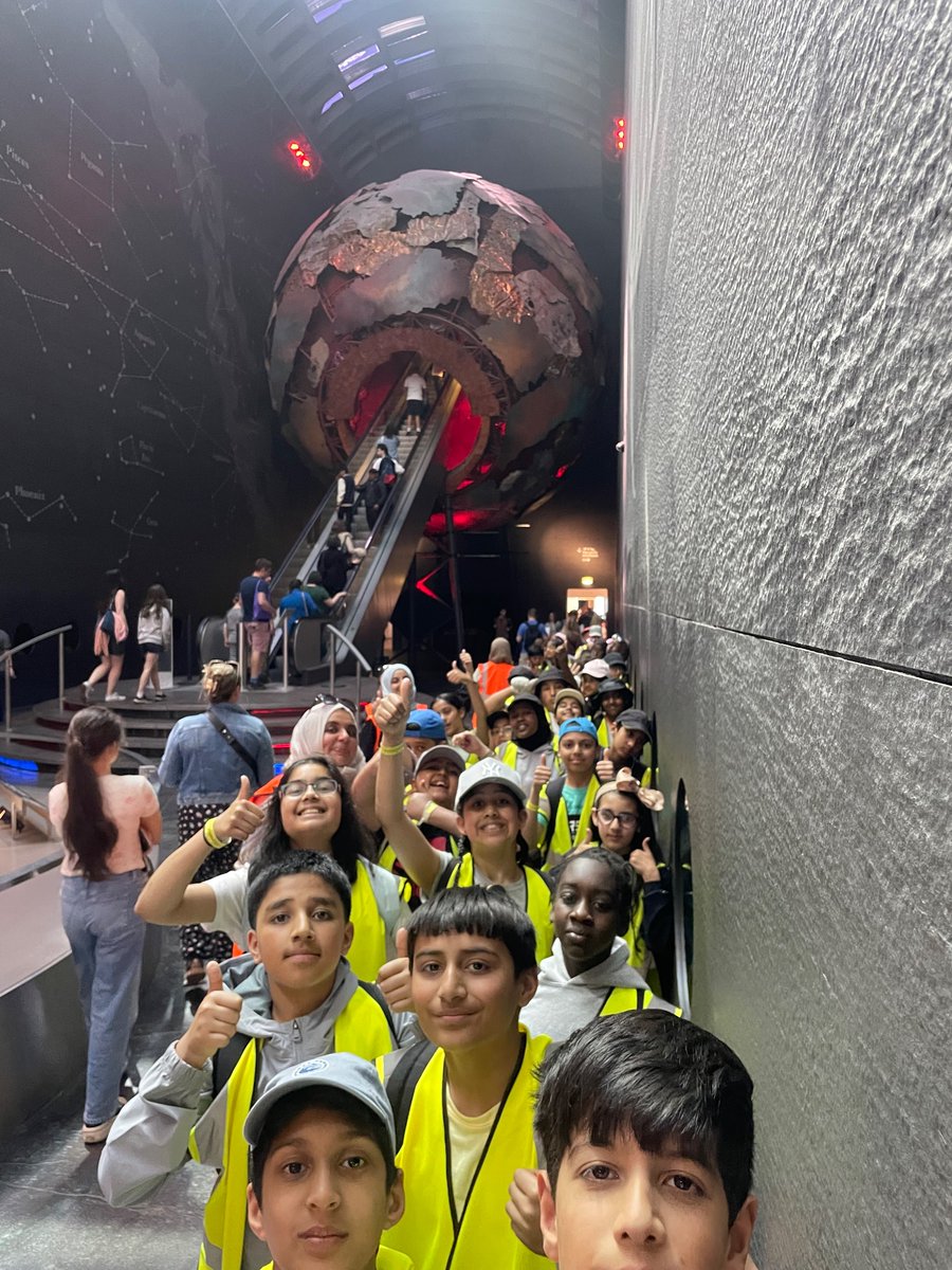 Year 6 take a walk through history @NHM_London   @sciencemuseum  #History #Museums #CulturalCapital  #London2023 #WeAreStar #Experiences #Wellbeing #Teamwork #Year6 #Residential #Memories #Awe #Wonder #Tourists #Sightseeing #CharacterDevelopment #PositiveVibes