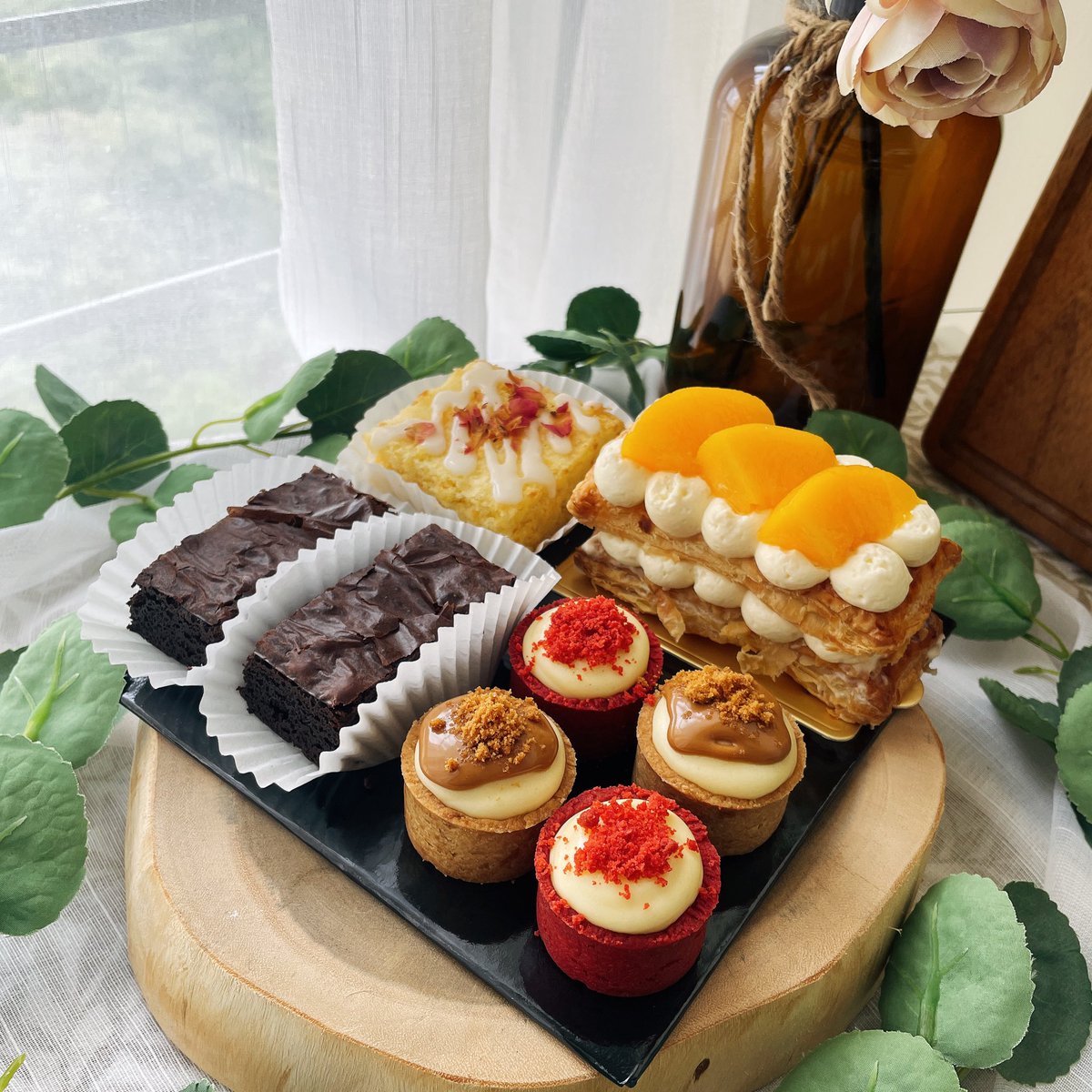 intanfareeda's tweet photo. @tattyhassan Hi, saya homebaker. Jual homemade desserts, raya haritu jual kuih raya. Ni antara best seller kuih saya ;)

Boleh follow ig : _ https://t.co/vxi25aTzFY_ https://t.co/M2B1dMnBdf