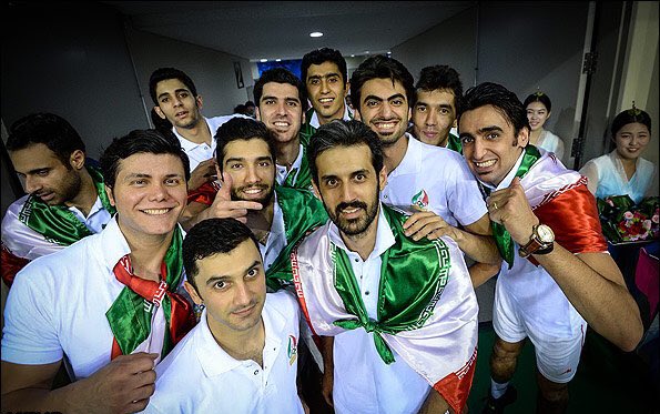 salambetoo's tweet photo. تقریبا هممون با اینا عاشق والیبال شدیم : https://t.co/o4MkZUL98E