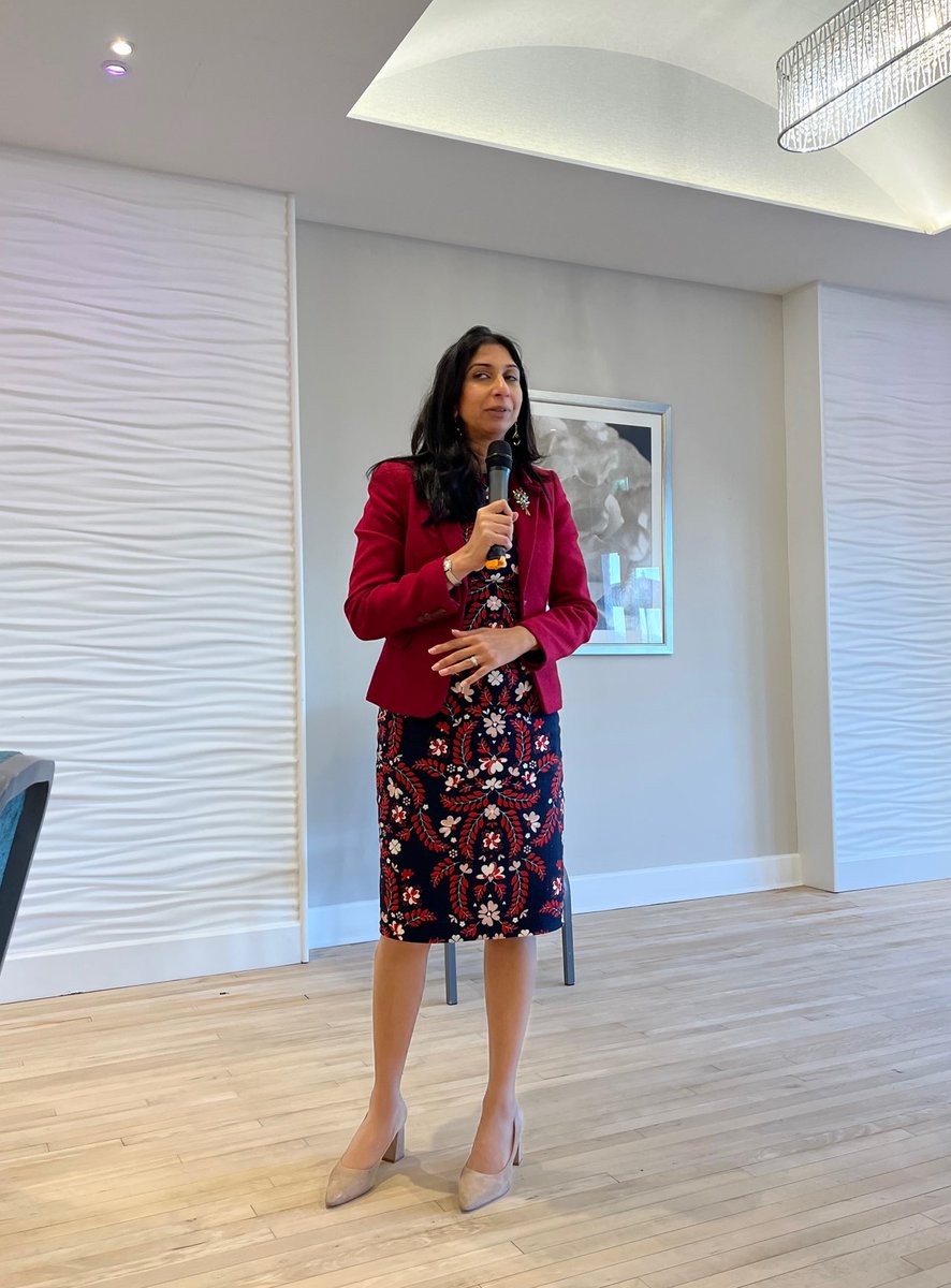 Honoured to have hosted Home Secretary @SuellaBraverman last night , an inspiring speaker making points that resonated with those present. A great evening had by all @PooleMatters @RobertSyms @Sidwick4Dorset