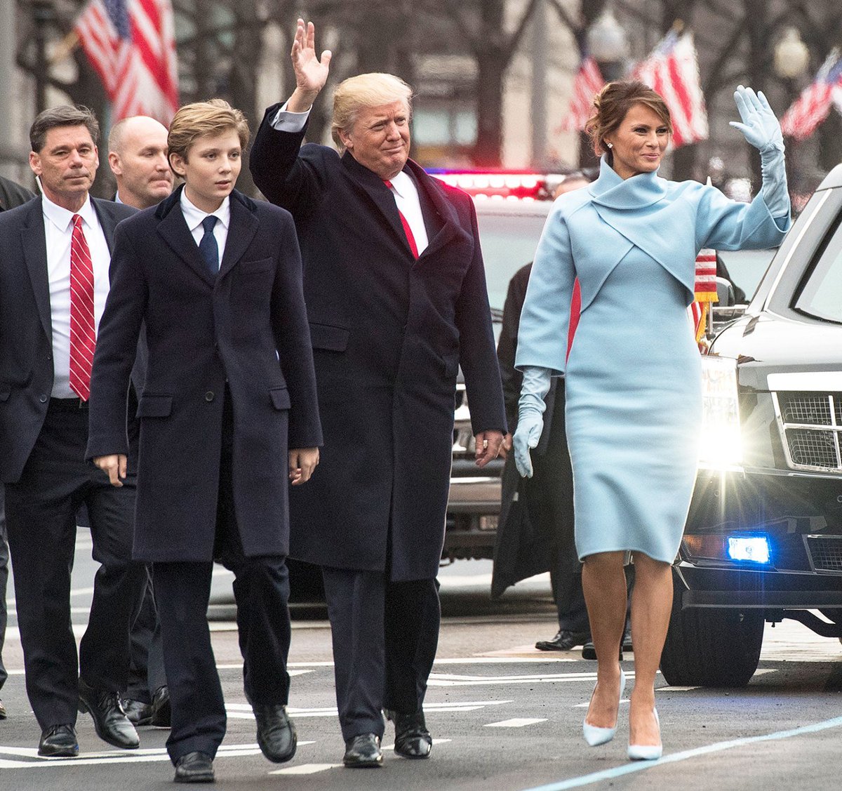LoriAndCompany_'s tweet image. President Trump walking down Pennsylvania Avenue with teen Barron by his side,magnificent Melania and a special body guard. I will say no more.Things are not as they seem. #PrayForUSA #PrayForUnity #PrayForLordsWill Now Barron 6' 7. That is Trump Nordic & Melania's Czech heritage