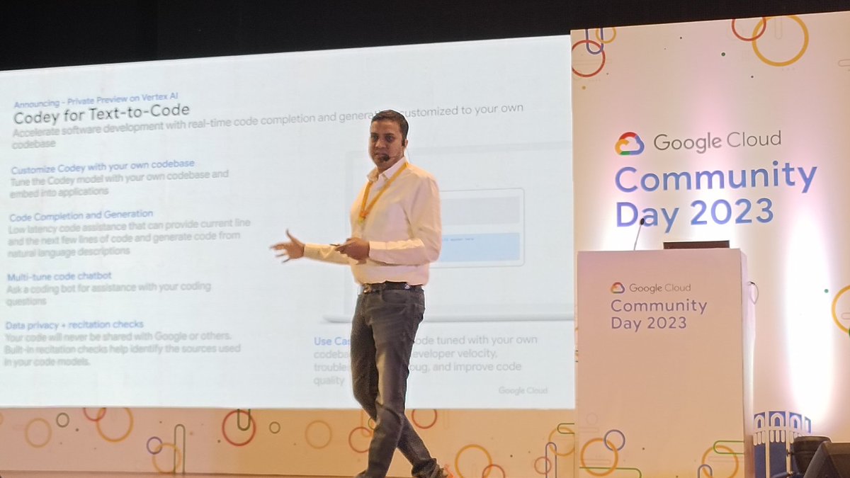 SriChai50891192's tweet photo. KEYNOTE-2:

Pushed the minds of attendees with the new trends that will meet our future requirements of technology. And streaming of AI in current world
-Murari Ramuka sir
#GCCDPune

#GCCDPune23

#GDGCloudPune

#GoogleCloud https://t.co/1N21BeSNQG