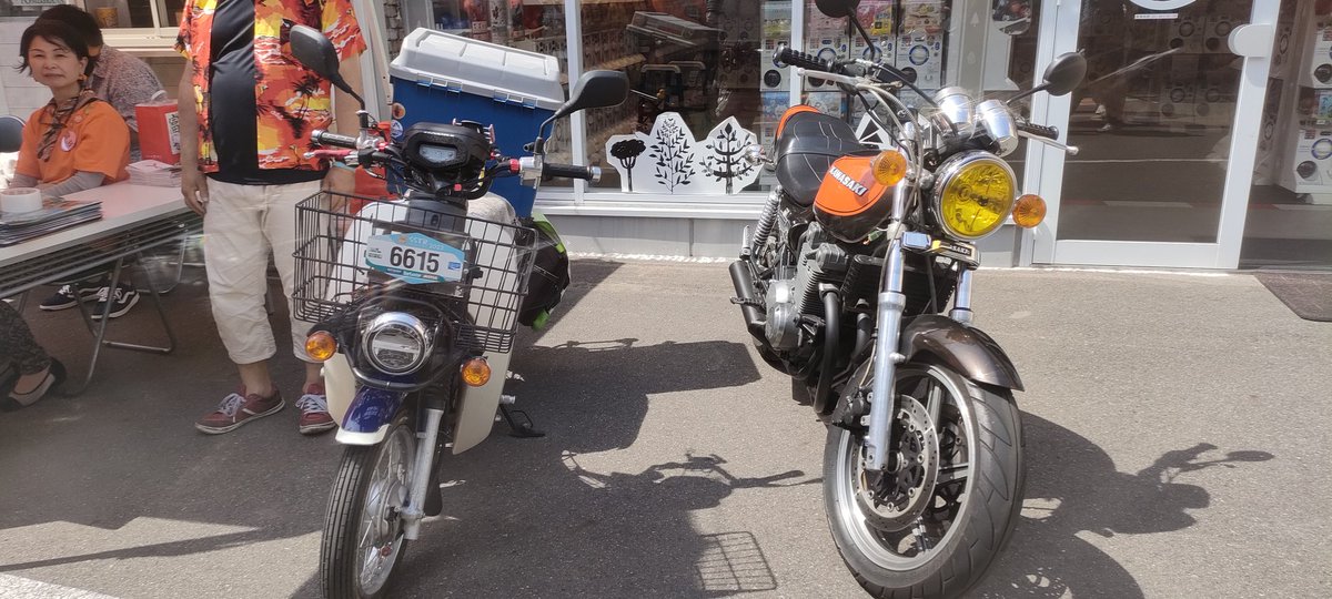 HSC_Nagoya's tweet photo. 展示バイクが揃いました🏍🧡
 
 #オレンジリボンビッグフェス
 #ハーレーサンタCLUB名古屋
 #オレンジリボン  #児童虐待防止 https://t.co/4n4TLplF21