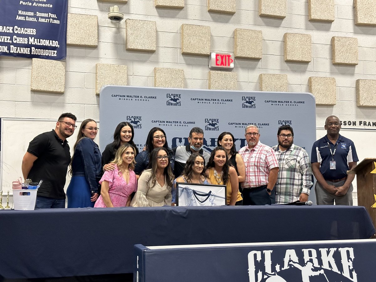 Coach_NoeRobles's tweet photo. Had a great time celebrating all athletes at the ⁦@WEClarke_MS⁩ athletic banquet tonight. Thank you coaches for all that you do. ⁦@Americas_HS⁩ https://t.co/YJe8fImoH7