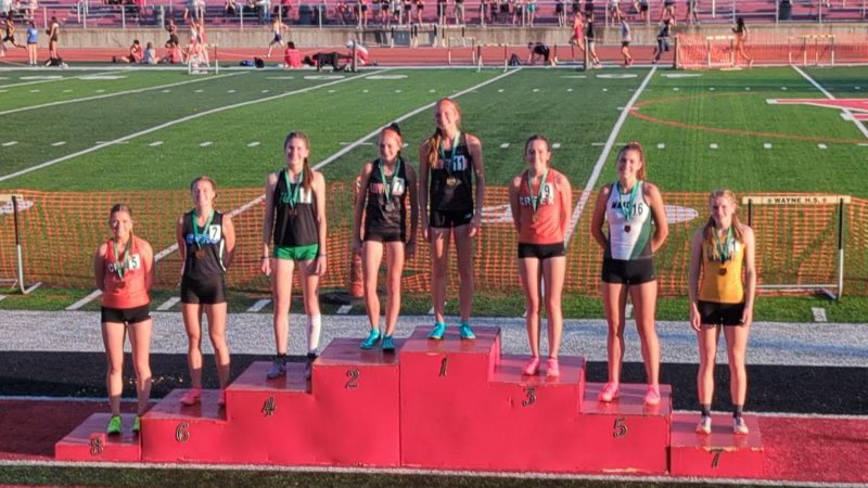 🚨 Podium 🚨
Soph <a href="/Macierunz25/">Macie Roberts</a> places 4th 🏅 in 800 and qualifies for state championship <a href="/Jamie_Confer1/">Jamie Confer</a> places 8th🏅 . #CREEKPR1DE 🧡🖤 <a href="/bcreekathletics/">BCreek Athletics</a>