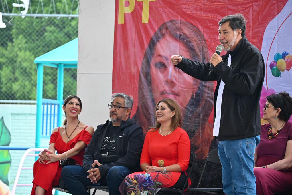 Karina_Rojo_P's tweet photo. No puedo dejar de mencionar a las concejales @ConcejalHdz de la Alcaldía Miguel Hidalgo y la Concejal @Ilisj de la Alcaldía Álvaro Obregón. Su compromiso con el servicio público y su incansable labor en beneficio de la comunidad son dignos de reconocimiento y agradecimiento. https://t.co/3KoMyWl18O