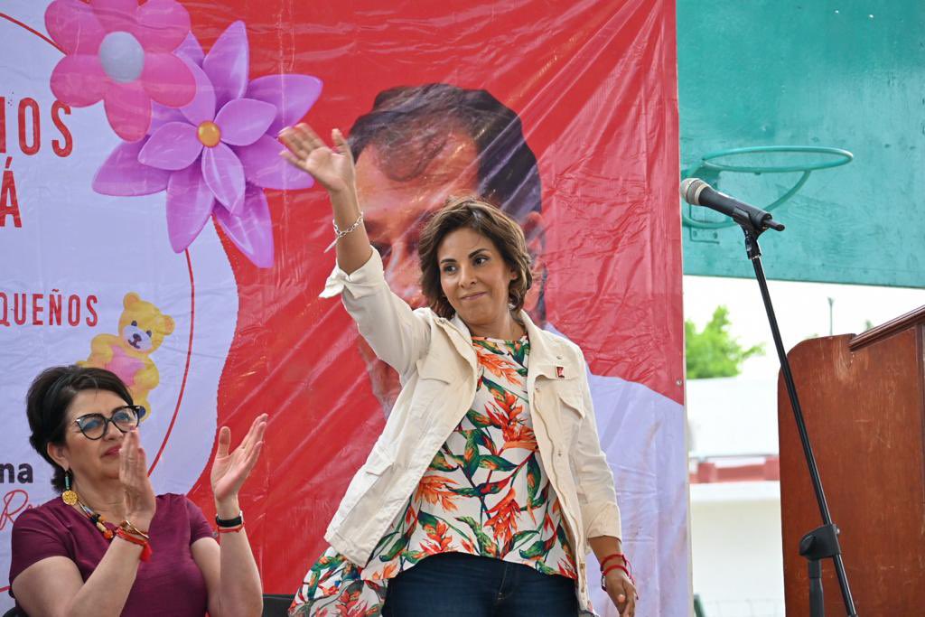 Karina_Rojo_P's tweet photo. No puedo dejar de mencionar a las concejales @ConcejalHdz de la Alcaldía Miguel Hidalgo y la Concejal @Ilisj de la Alcaldía Álvaro Obregón. Su compromiso con el servicio público y su incansable labor en beneficio de la comunidad son dignos de reconocimiento y agradecimiento. https://t.co/3KoMyWl18O
