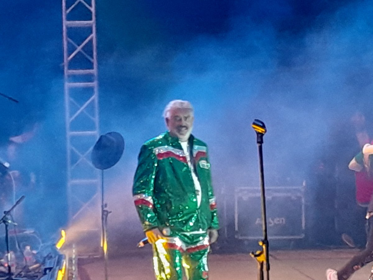 Así se vive el ambiente con <a href="/casimirozamudi0/">CASIMIRO SU MAJESTAD</a> en la Plaza de Toros "Vicente Segura" de Pachuca Hidalgo. 
#RT <a href="/Sergitogomez13/">Sergio Gómez Díaz</a>