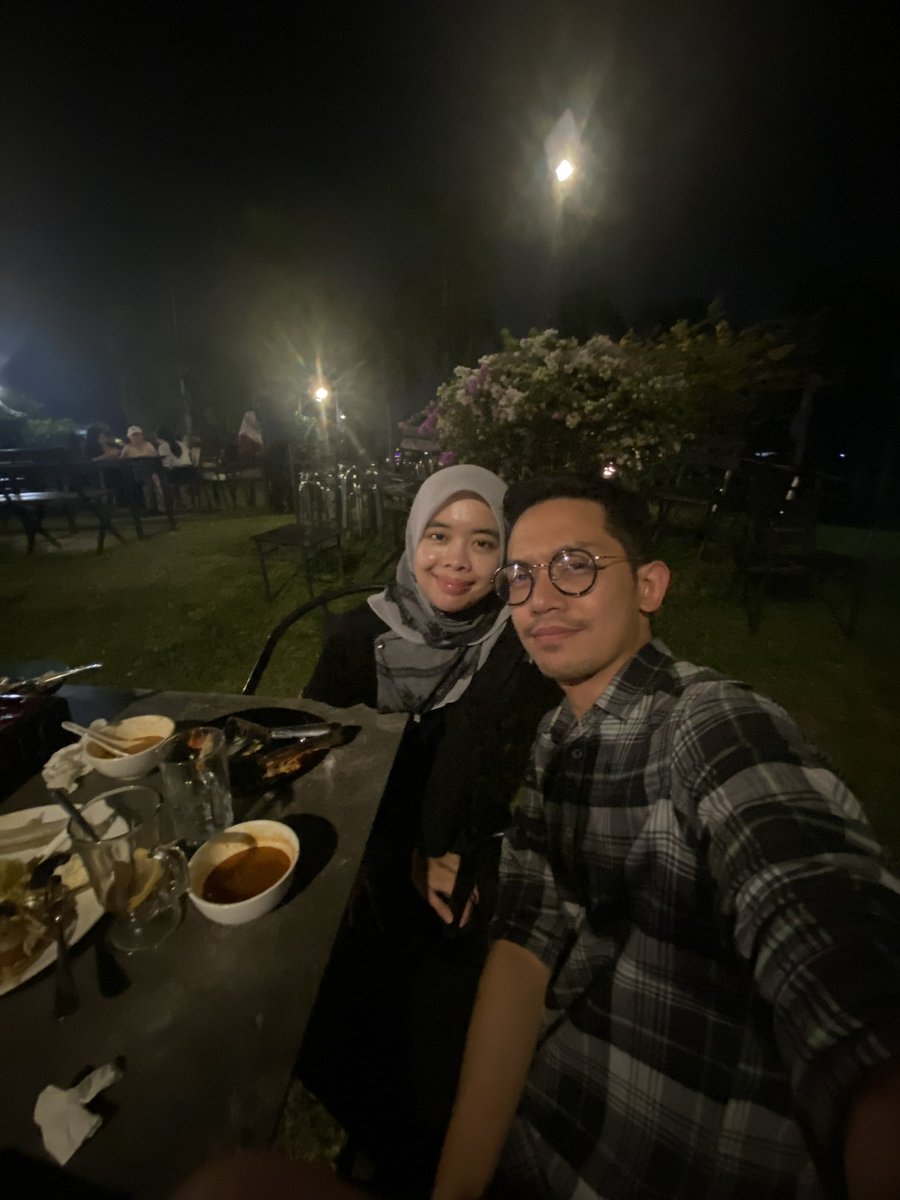 fNadiahAziz's tweet photo. Steamboat feast🦐🐙🦀 https://t.co/TnGAJZ8jo9