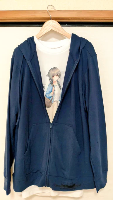 神戸の準備で一ヶ月ぶりに仕事場に戻りました。迅鯨ちゃんパーカーやっと開封。
