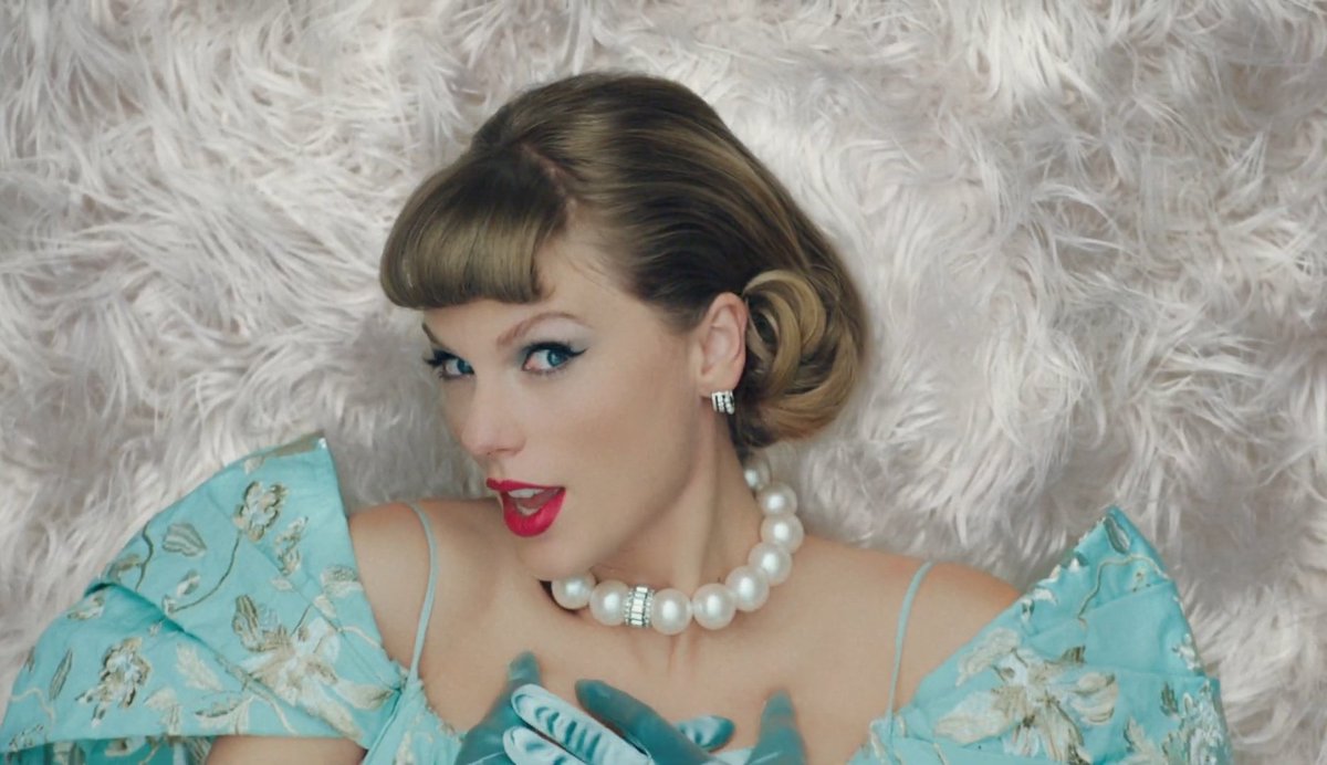 iluvmidnghts's tweet photo. Taylor Swift é tão mastermind que 1989 TV e reputation TV está o mais próximo possível https://t.co/ztXRcPwwso