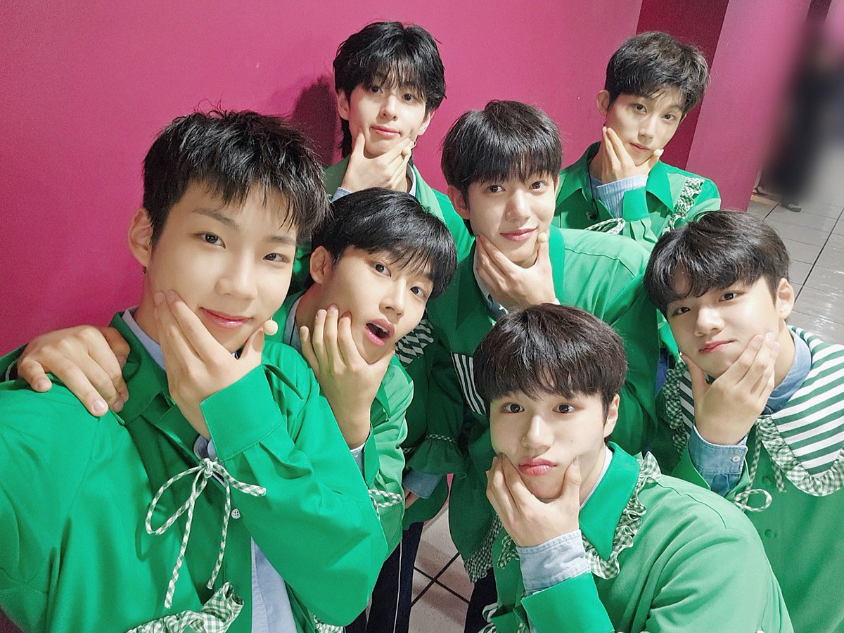 [📺] 230527 MBC 쇼음악중심
잠시 후 3시 15분 #더윈드 가 #쇼음악중심 에 출연합니다!

비오는 날 더윈드 무대 보면서 휴식 타임😌

#THEWIND #The_Wind #ISLAND