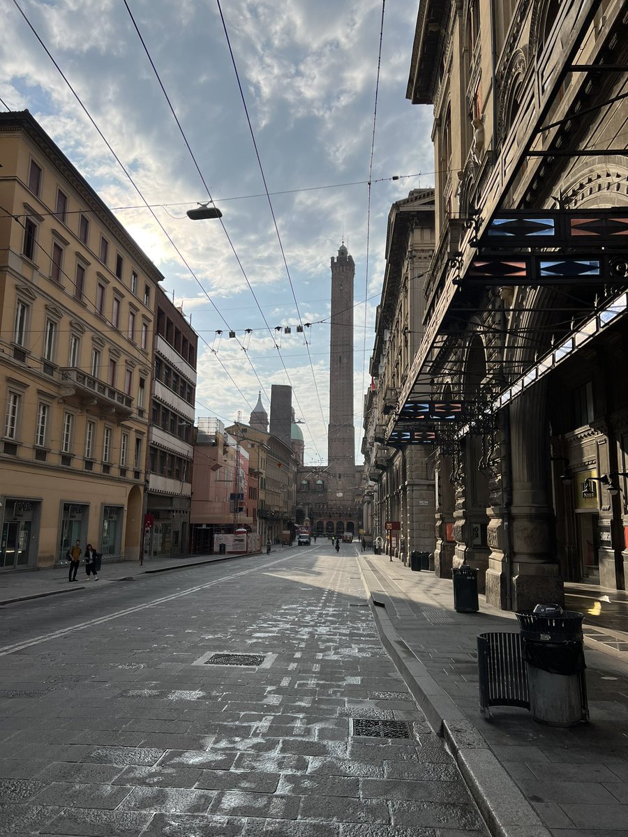 2nd stop on the way to <a href="/IEEEICC/">IEEE ICC</a> on Bologna with <a href="/TactileInternet/">Tactile Internet</a> team. <a href="/6gLife/">6G-life</a> <a href="/tudresden_de/">TU Dresden</a>