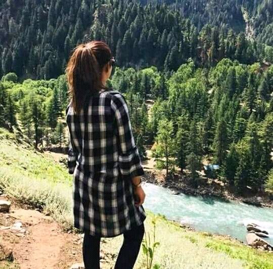 Aroosakhan333's tweet photo. ہر شخص سچا دوست تلاش کرتا ہے🚶‍♂️
 لیکن خود سچا دوست بننے👬 کی زحمت گوارا نہیں کرتا۔ https://t.co/ZYeFn3sgbY