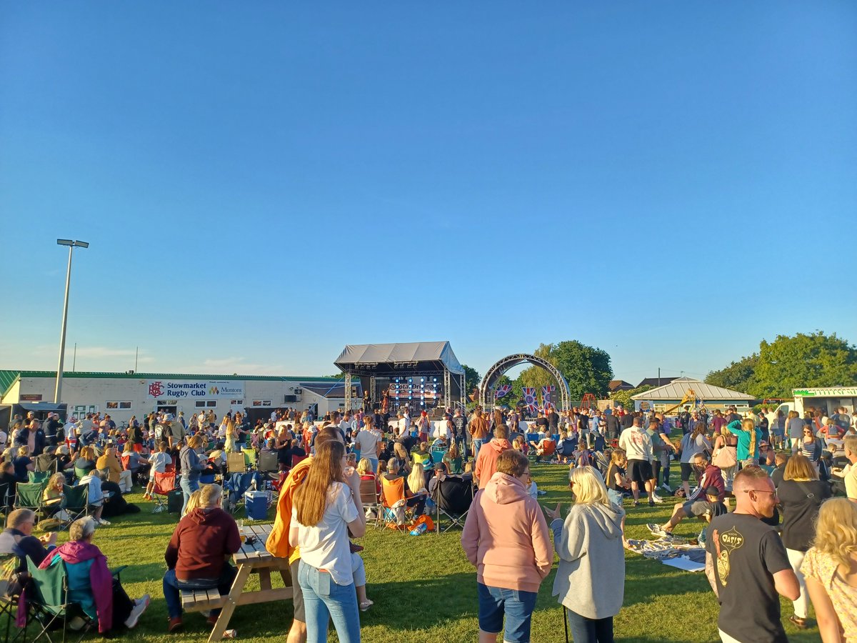 StowmarketTC's tweet image. 📷Looking for something to do this bank holiday weekend? 

Come join us at StowFiesta

📷Chilton Fields, Stowmarket
📷Saturday 27th &amp;amp; Sunday 28th May
📷1:30pm - 8:30pm both days