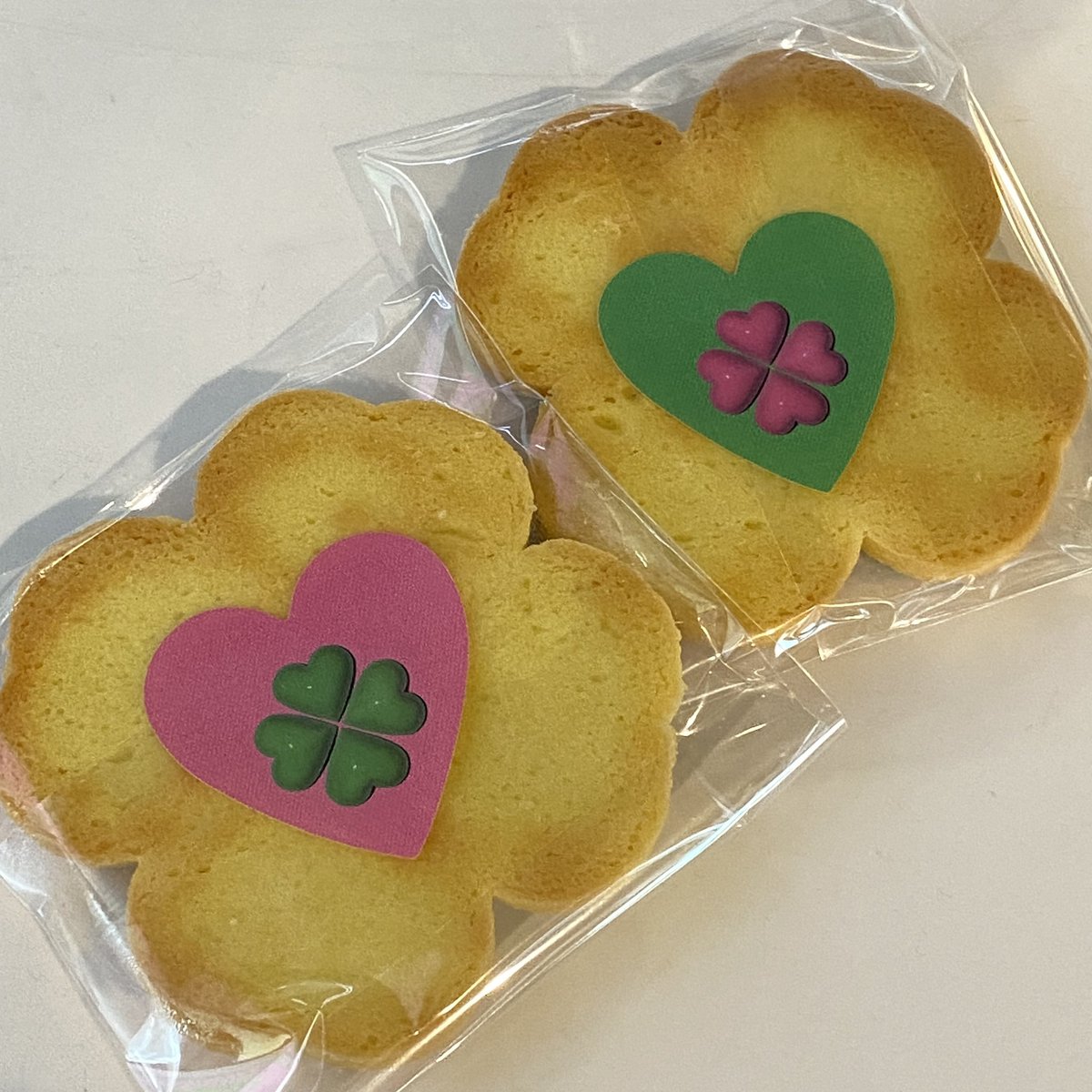 𝐧𝐞𝐭𝐰𝐨𝐫𝐤𝐥𝐨𝐯𝐞𝐫𝐬𝐜𝐥𝐮𝐛 
** 🍀쿠키 럭키 이벤트🍀
럭키드로우 주말 소진량이 빨라 5/27-5/28 럭키드로우 소진시부터 쿠키 이벤트를 추가합니다! 클로버 쿠키를 구매하신분들 중 랜덤으로 밀크글라스를 증정합니다💚 쿠키 뒷면에 스티커가 붙어있다면 주최측으로 와주세요!😍