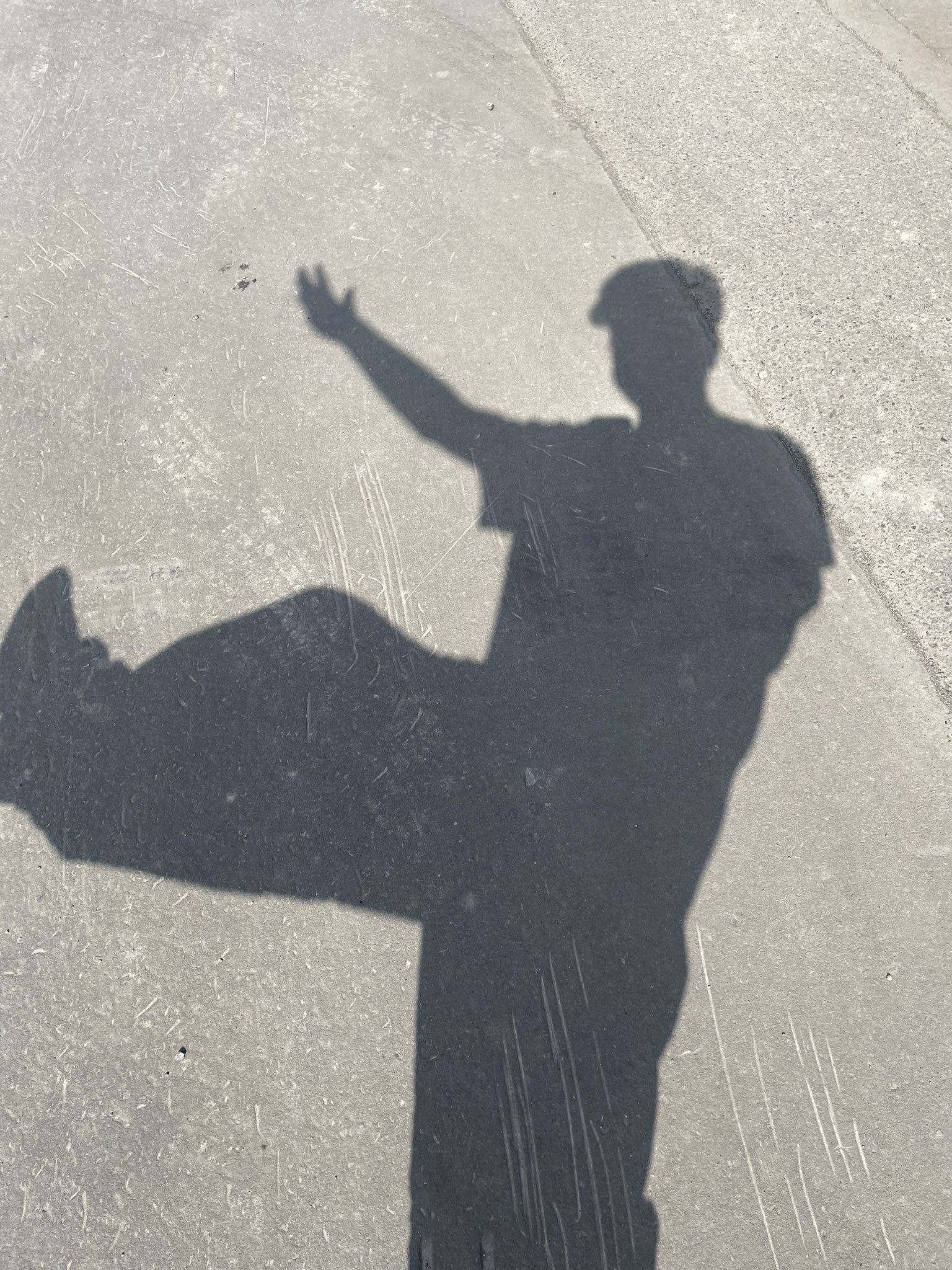 FxHXB-faMAEvger?format=jpg&name=orig