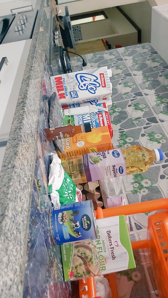EugeneChow06's tweet photo. πͺβ¨ Time to have a amazing night experimenting with baking treats and bonding with the fam! π₯°π¨βπ©βπ§βπ¦ Turning our kitchen into a dessert wonderland! ππ« Nothing beats the joy of creating delicious memories together! π #FamilyBakingFun #SweetSaturdays https://t.co/LzXaFJKi5L