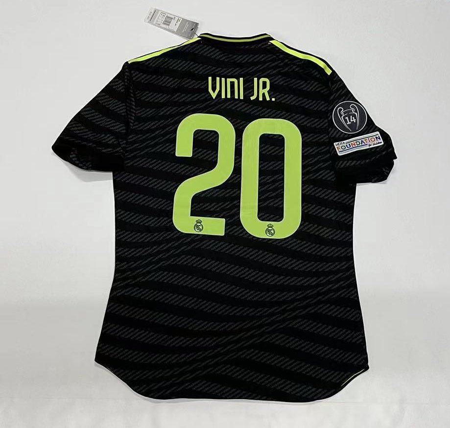 Chicos‼️ Los chicos de <a href="/Ctinfo_17/">Ctinfo_17</a> y yo vamos a sortear una camiseta de Vini Jr del Madrid a elegir  por el ganador/a.
El ganador se dirá al finalizar el último partido de Liga.
Los requisitos:

-Dar RT
-Seguir a <a href="/Ctinfo_17/">Ctinfo_17</a> y a mi.

Muchísima suerte chicos.