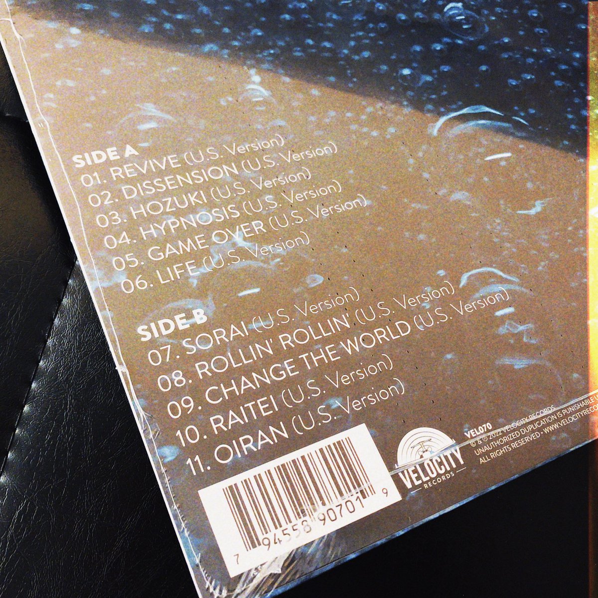 Love this beautiful vinyl !😍 Half clear and white with blue/white/red splatter!! 
Nemophila REVIVE vinyl album US version.  First pressing limited to 500!! 

#Nemophila #heavymetal #vinyl #LPrecord #Mayu #MurataTamu #Saki #Hazuki #HaraguchiSan #VelocityRecords
