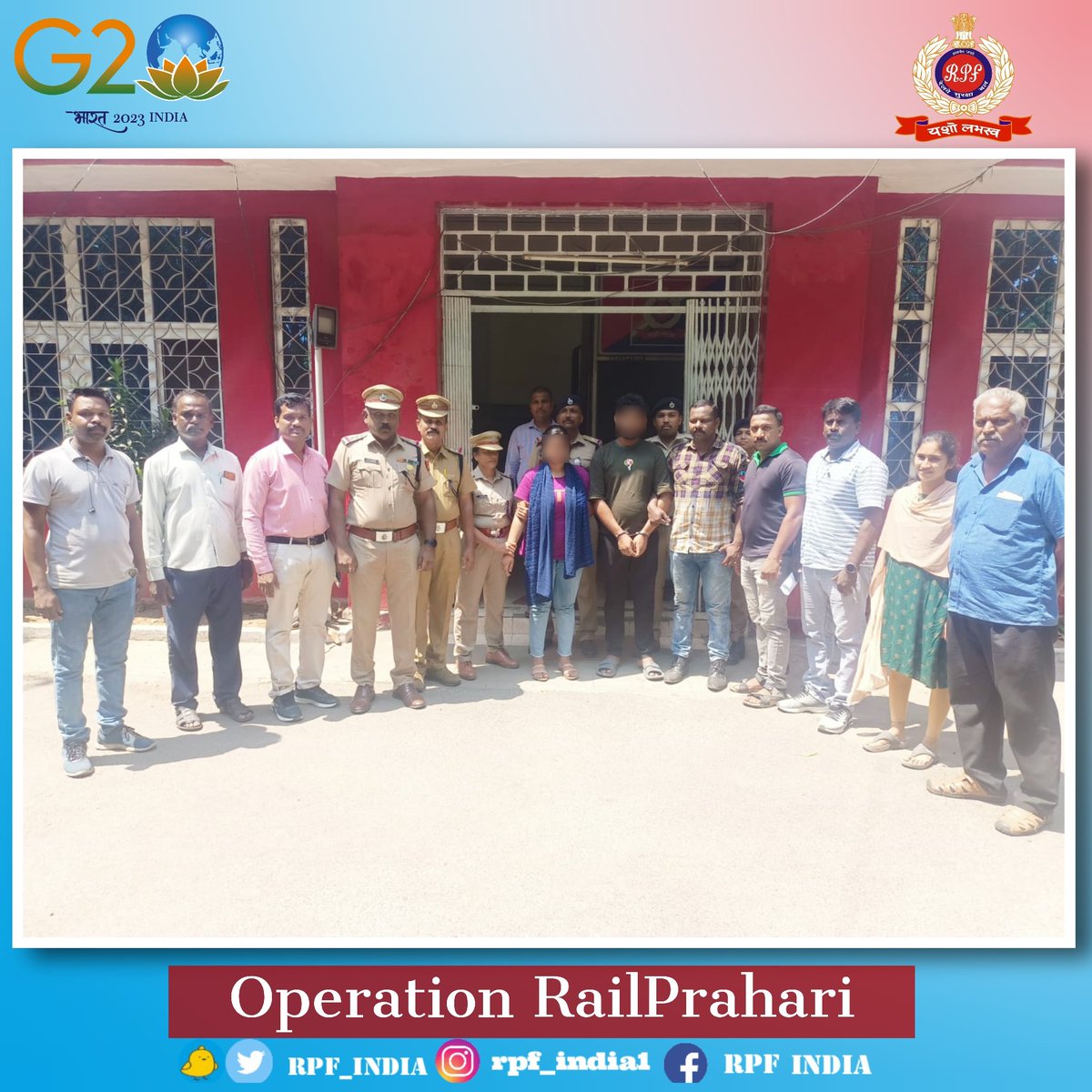 United Against Crime !

Swift action and seamless cooperation between #RPF Egmore & Tirur Police led to the arrest of two murder accused amid their attempt to flee from justice.
#OperationRailPrahari  #SentinelsonRail