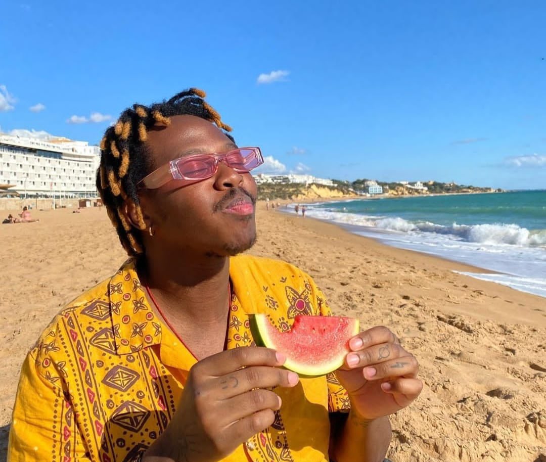 njambifever's tweet photo. Music is proven to leave a positive impact on your brain function. When your brain is functioning properly, your creativity and productivity will eventually increase! Listen to #Twende by @iamkomanii on all platforms!
YouTube: https://t.co/jLOjPbOMPf https://t.co/ml35dhpSXE